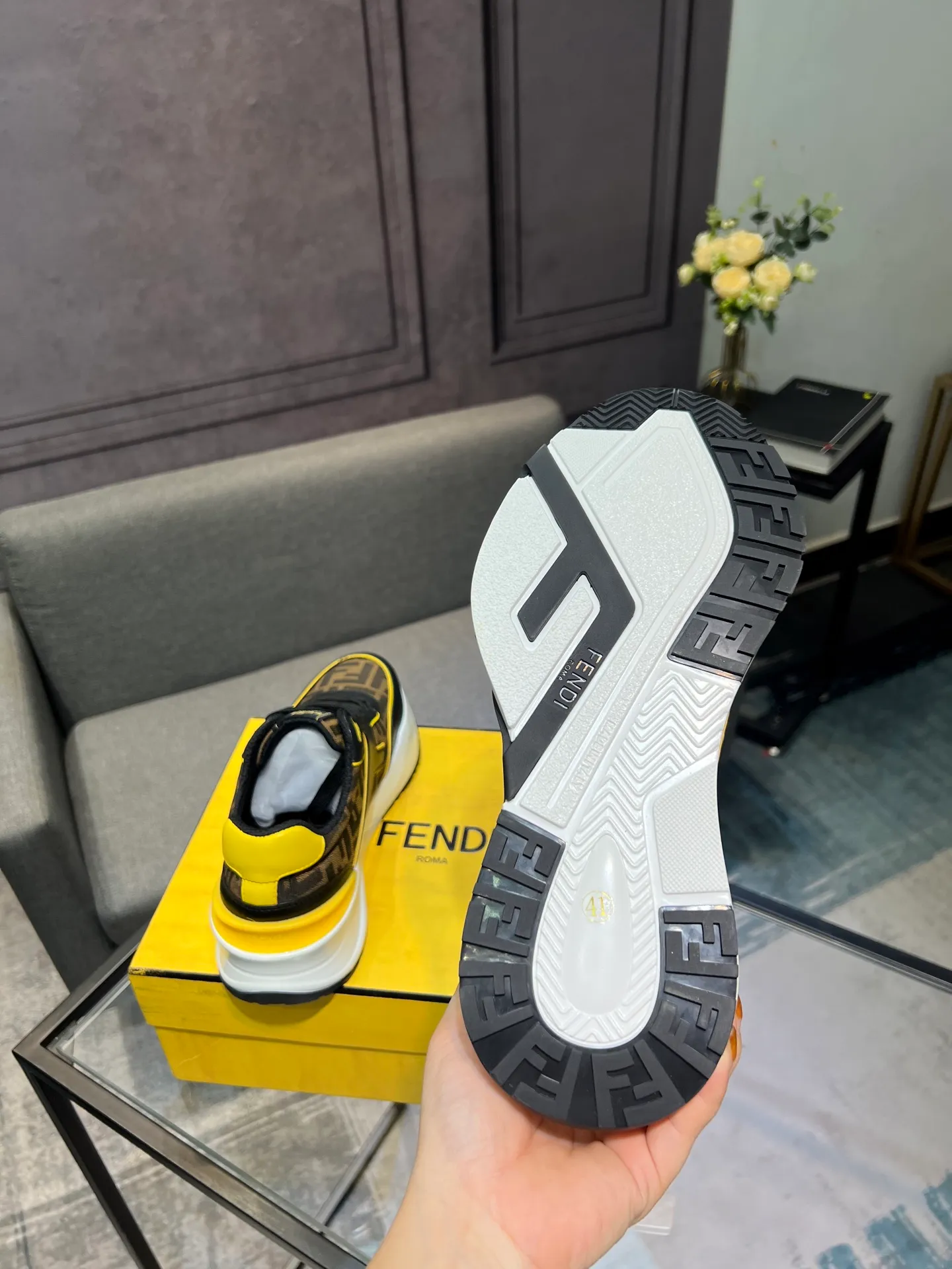 Men's shoes 💰580 FENDI men's fashion casual shoes 👟Hot sale🔥Official website 1:1 replica ⬆️Original quality - Original leather - Original breathable mesh lining Original outsole 1:1 replica, code number 38-44 (45-46 customized)